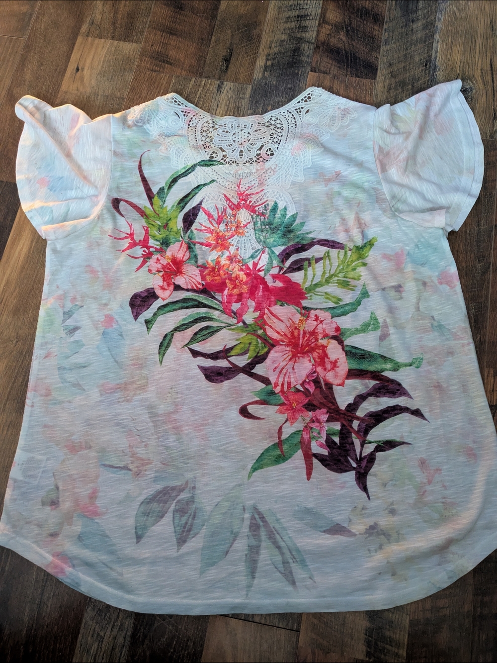 Time and Tru Pink Floral Short Sleeve Tee
